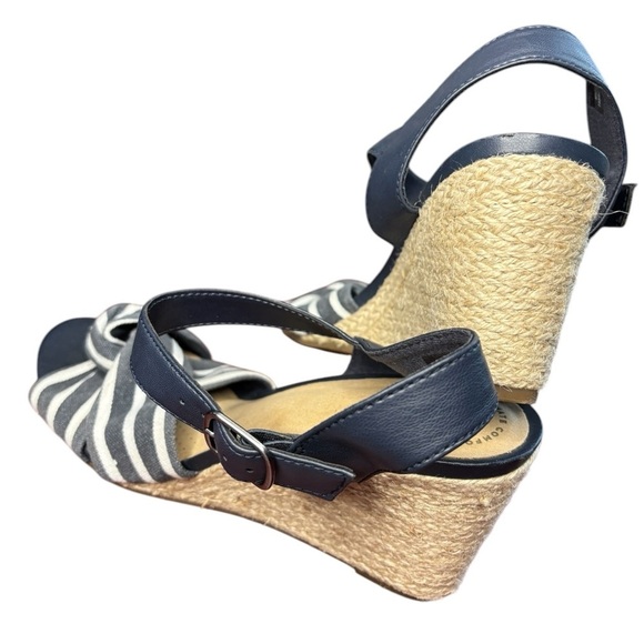 NWOT CLARKS Women's Margee Beth Stripe Navy White Marine Wedge Sandal, Size 9W - Picture 9 of 12